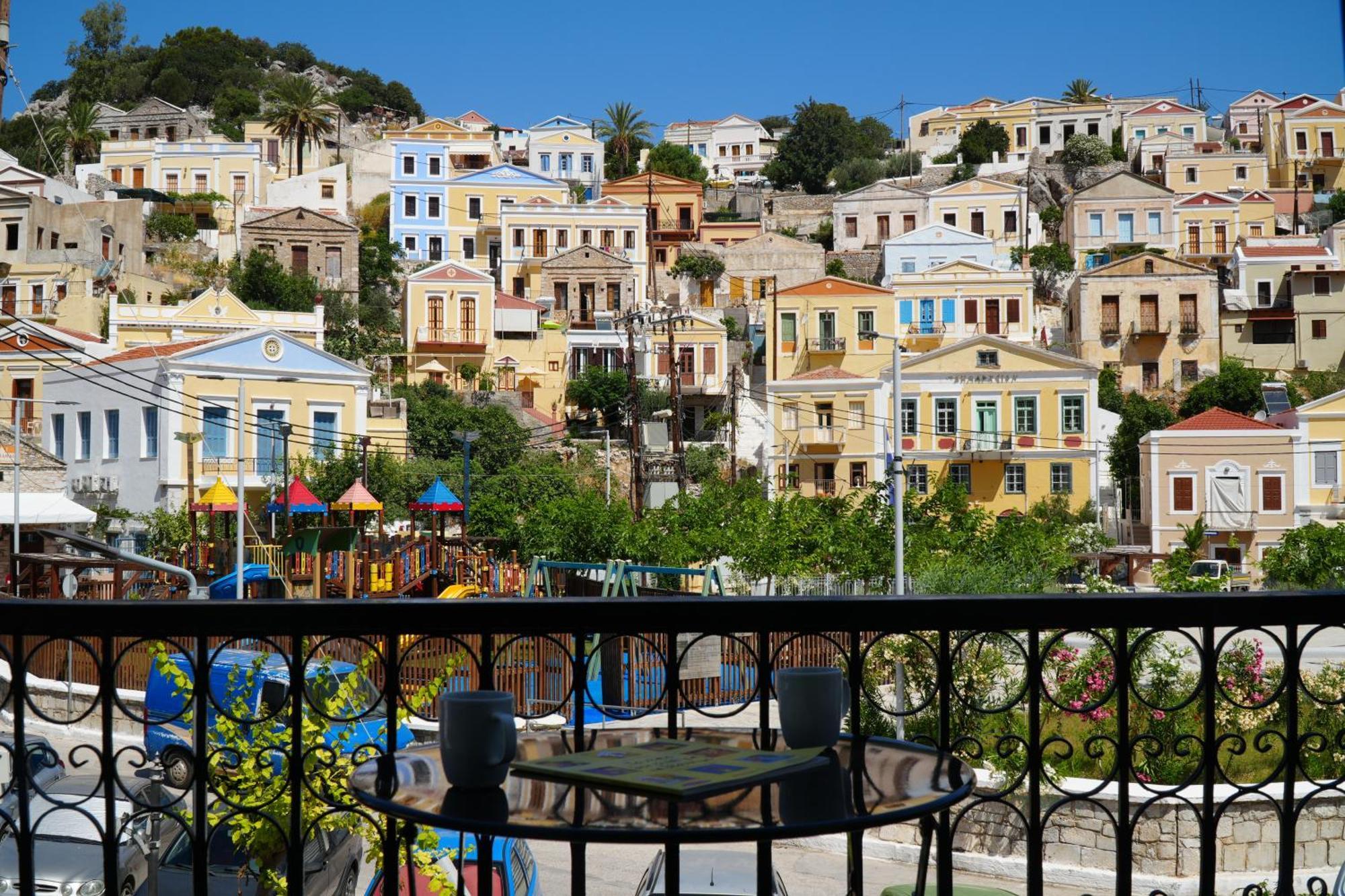 Symi Central Point Exteriér fotografie